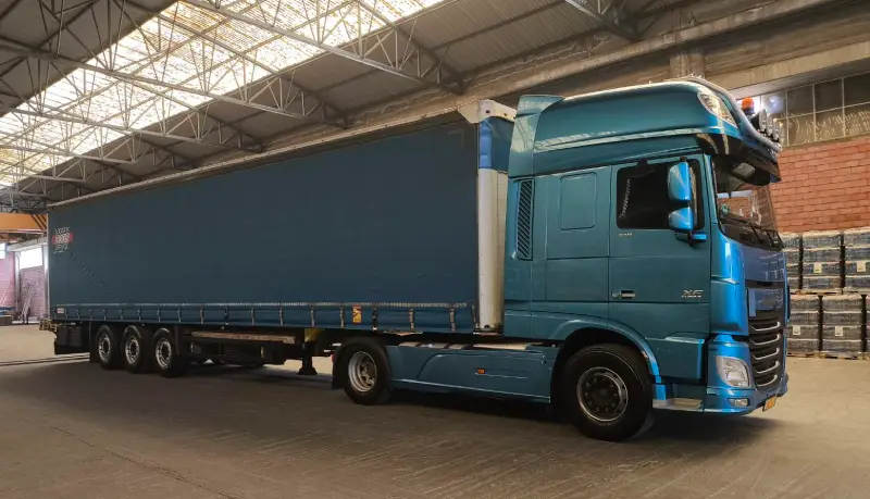 Φορτηγό της BELLES TRANSPORT σε δρομολόγιο μεταφορών από Θεσσαλονίκη